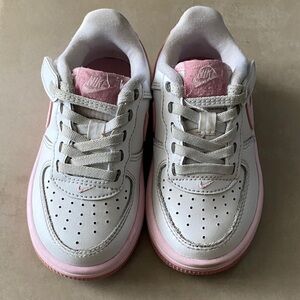 Nike Kids' Sneakers in Pink and White size 8 C